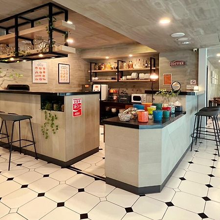 Roaders Hotel Tainan Chengda Экстерьер фото