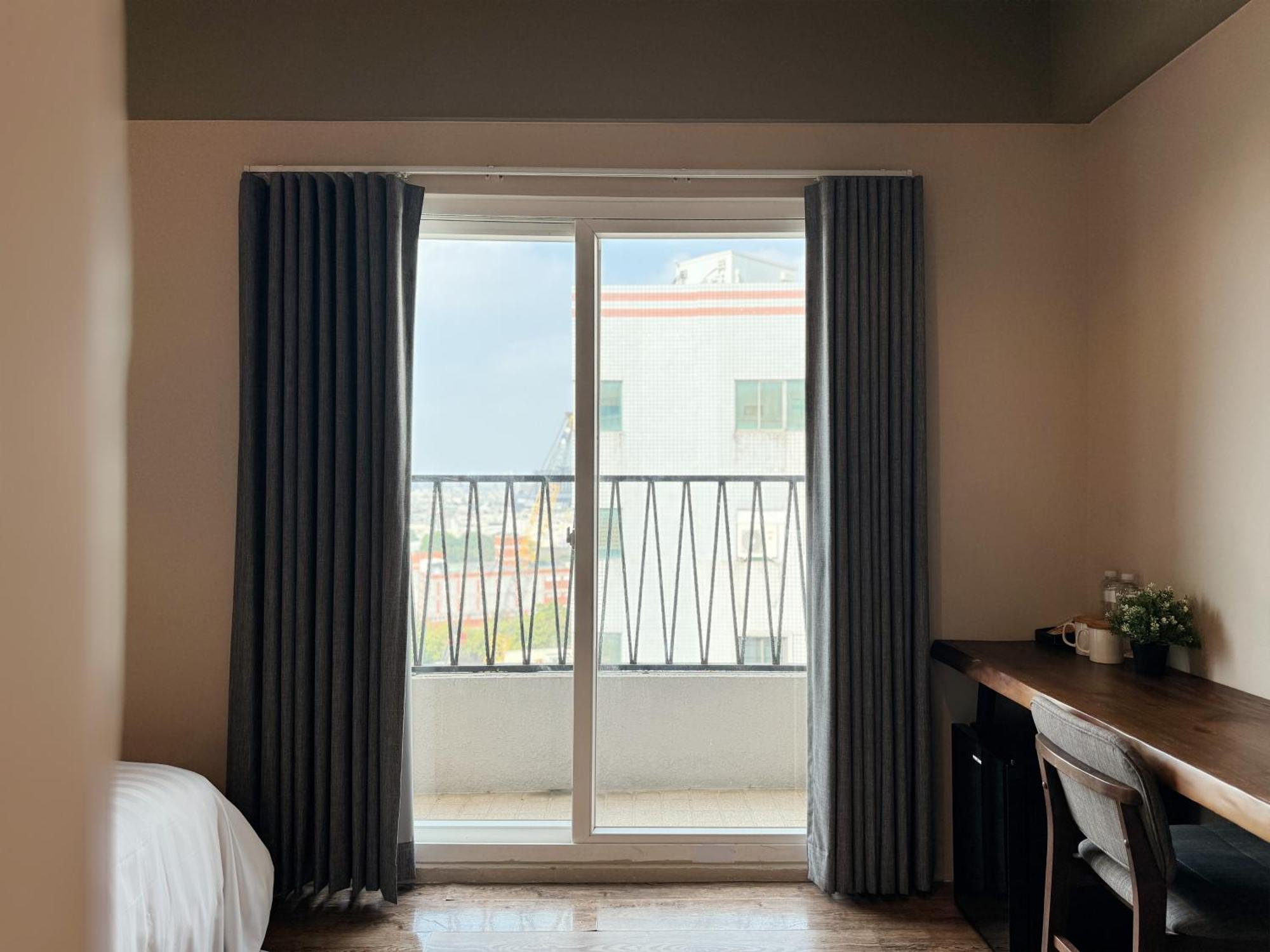 Roaders Hotel Tainan Chengda Экстерьер фото