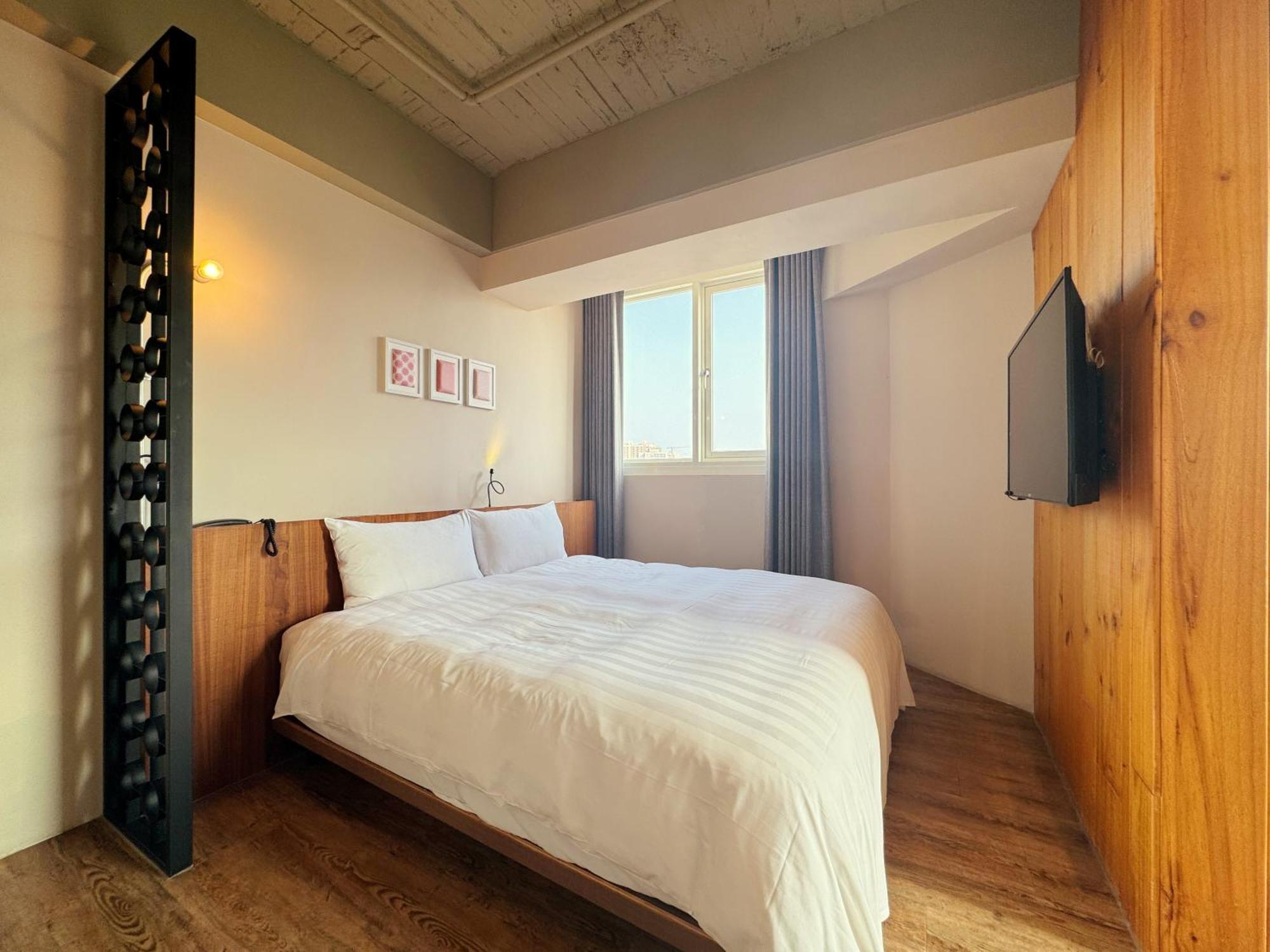Roaders Hotel Tainan Chengda Экстерьер фото