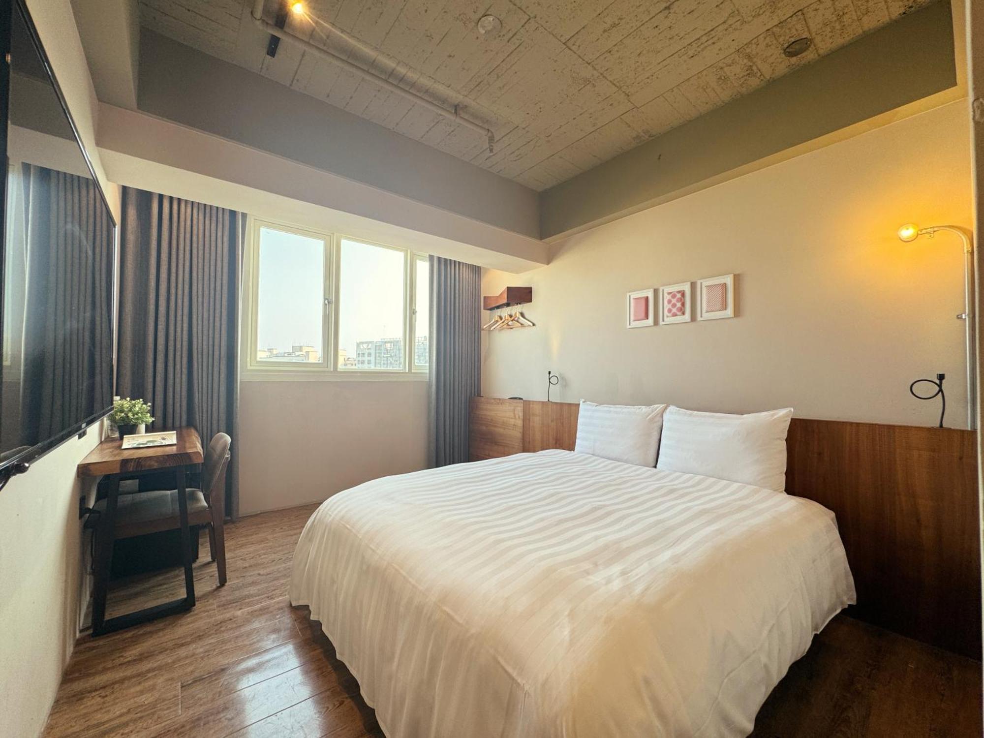 Roaders Hotel Tainan Chengda Экстерьер фото