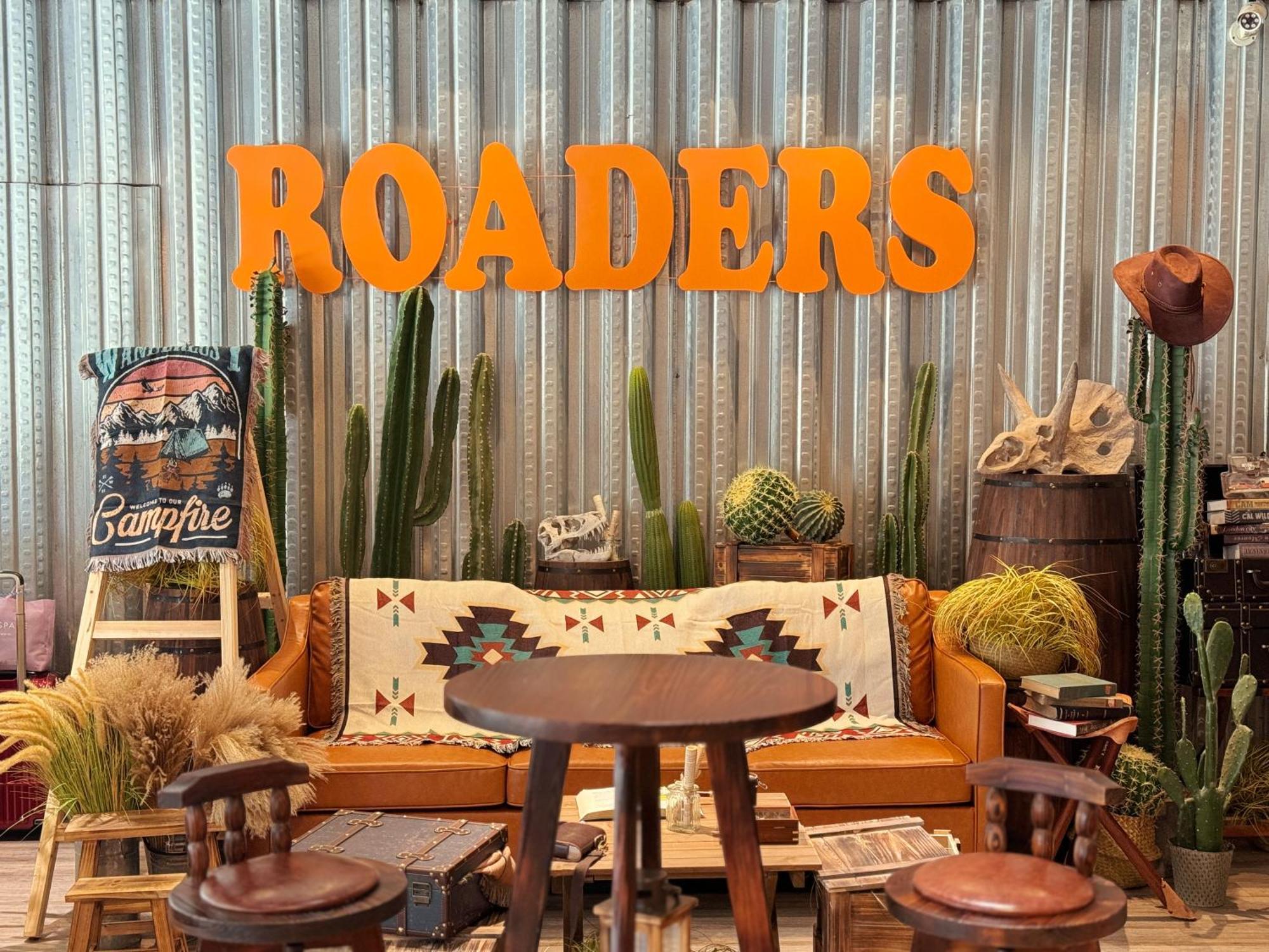 Roaders Hotel Tainan Chengda Экстерьер фото