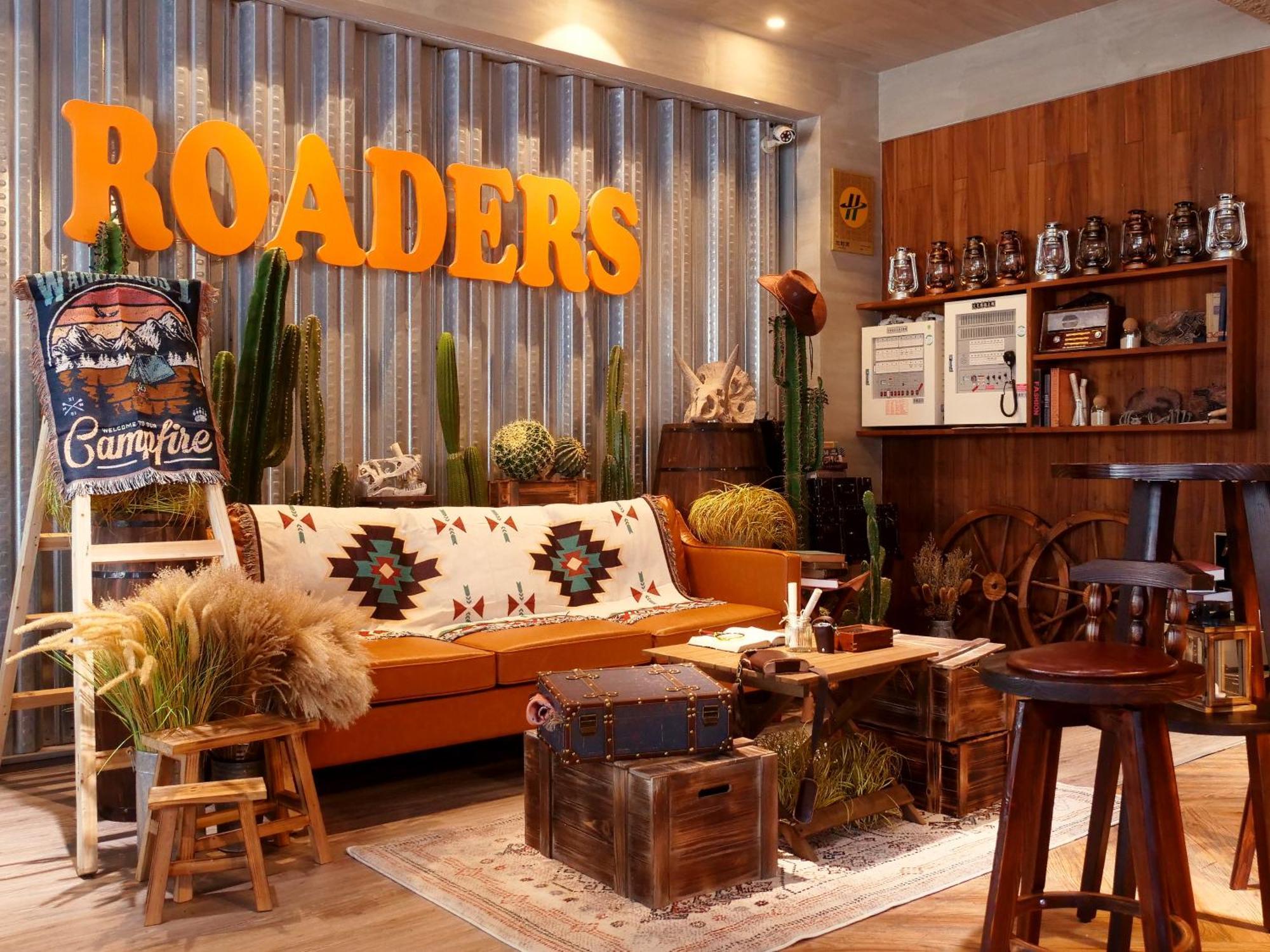 Roaders Hotel Tainan Chengda Экстерьер фото