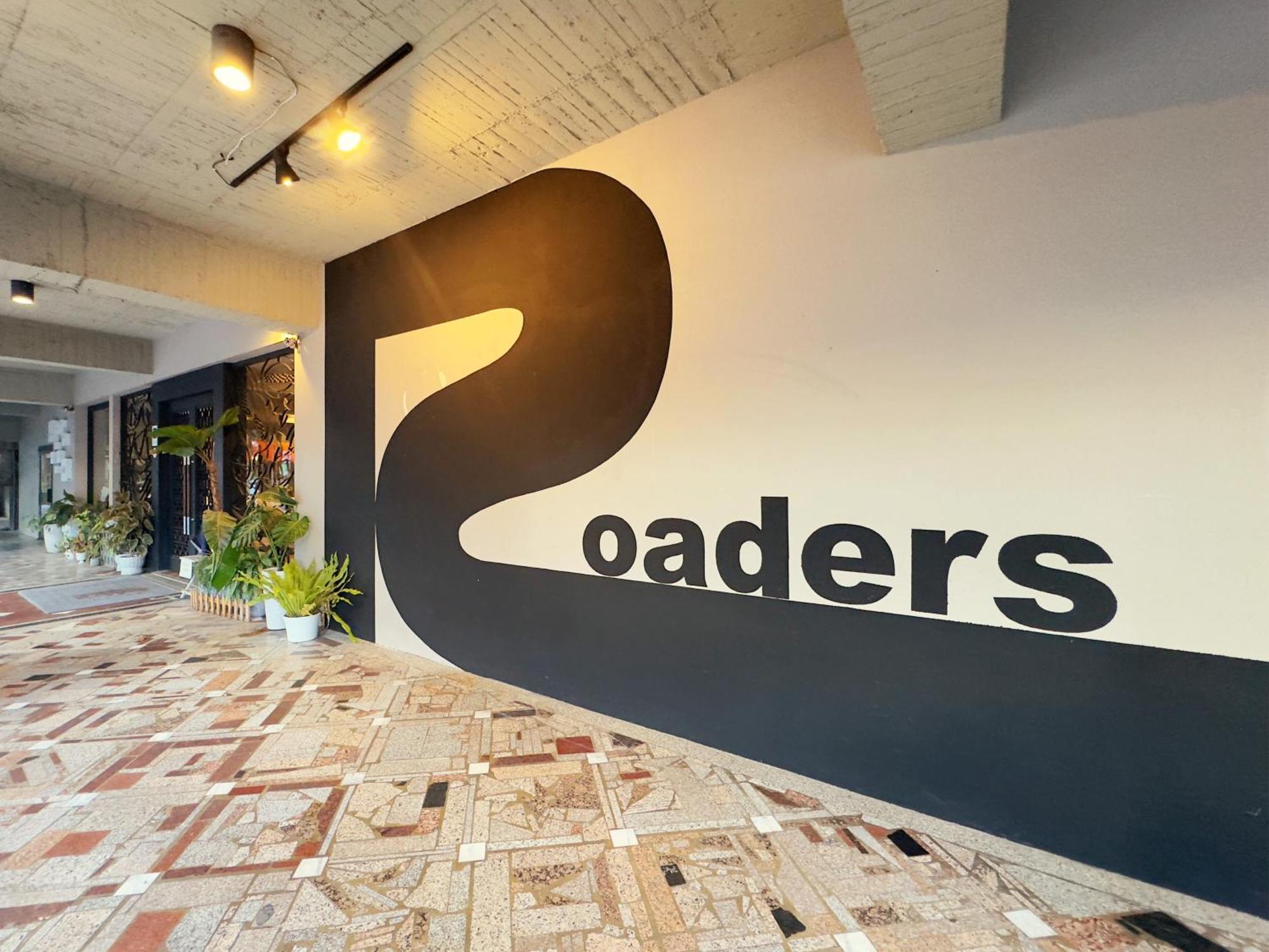 Roaders Hotel Tainan Chengda Экстерьер фото