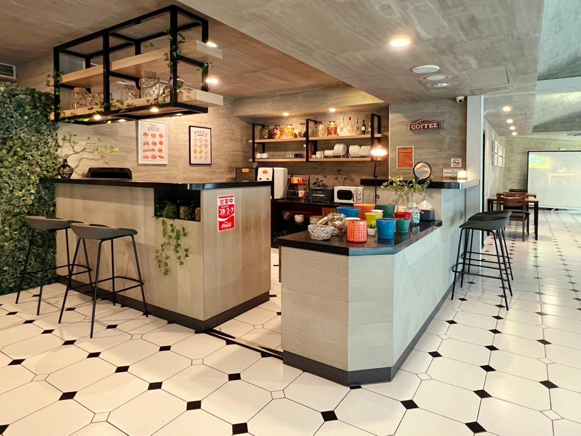 Roaders Hotel Tainan Chengda Экстерьер фото