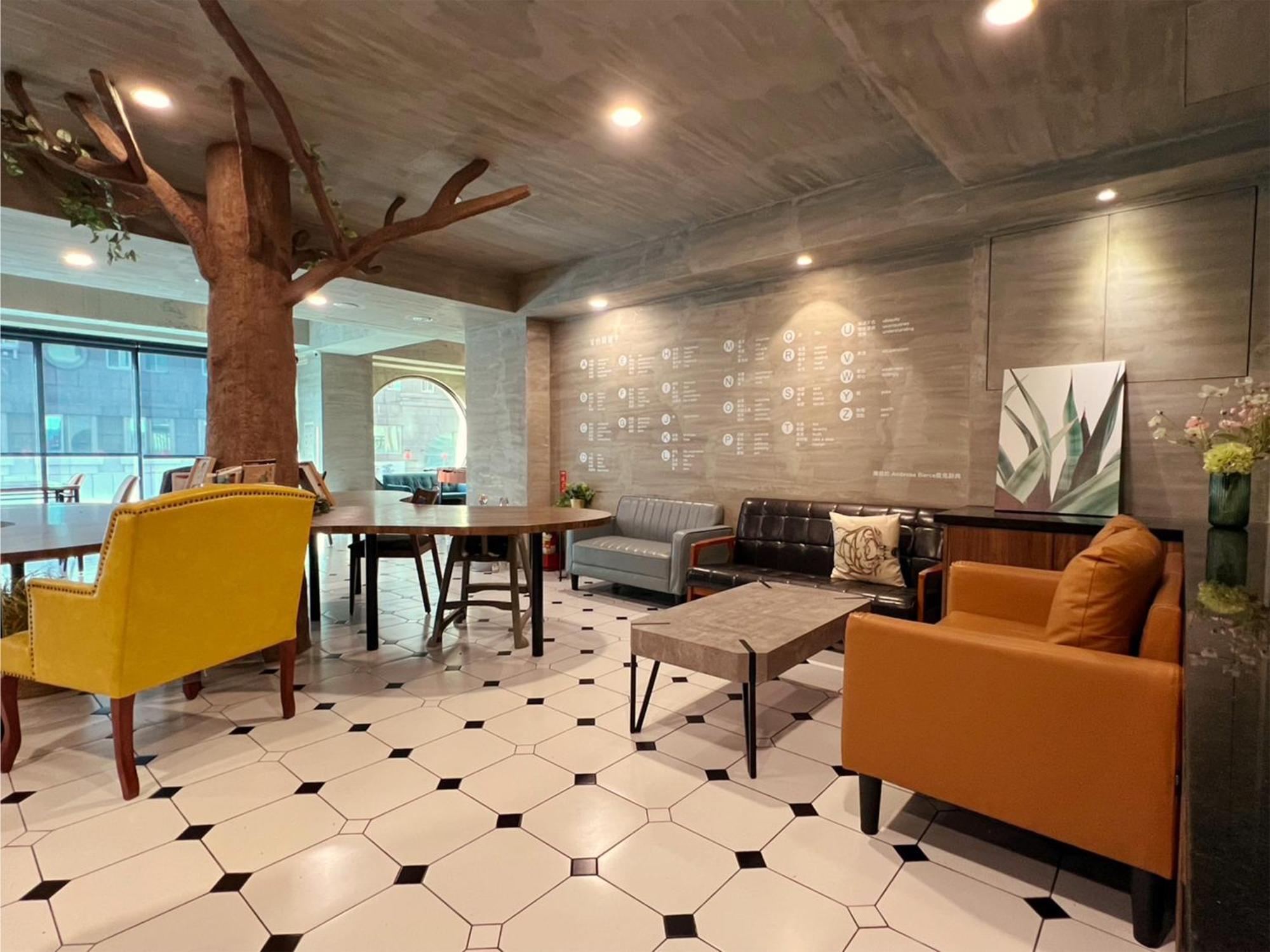Roaders Hotel Tainan Chengda Экстерьер фото