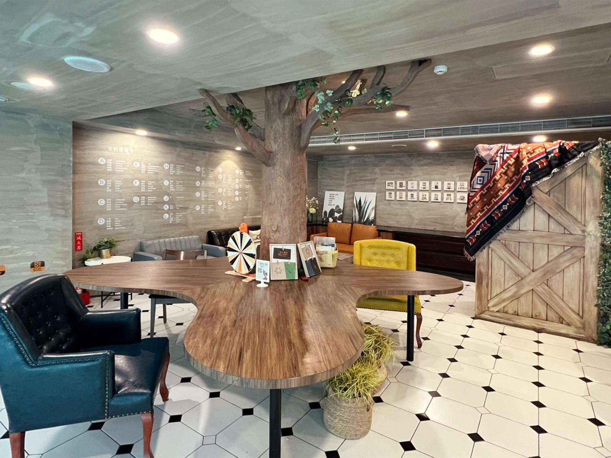 Roaders Hotel Tainan Chengda Экстерьер фото